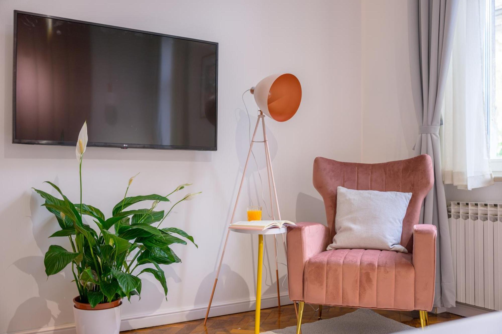 Crown Apartments Загреб Екстериор снимка